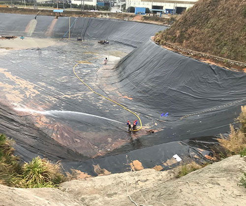 泽库废水池清理
